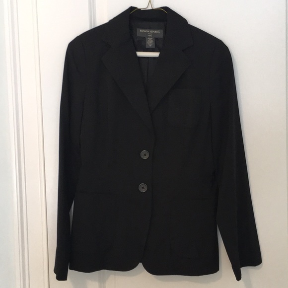 Banana Republic Jackets & Blazers - Banana Republic size 6p black 2 piece suit
